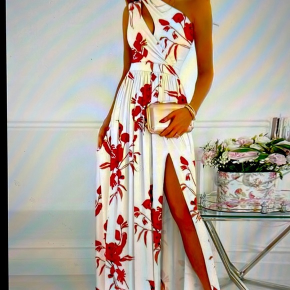 Papaya Dresses & Skirts - Romantic Red flower dress by : Pappya nwt 🔥